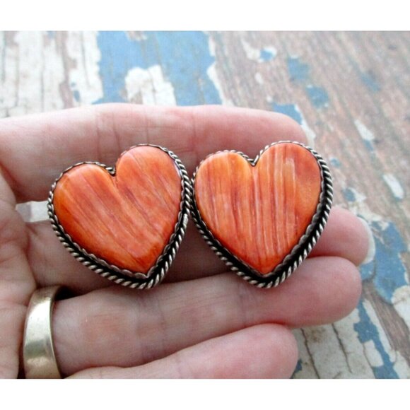 Joan Slifka Sterling Silver Spiny Oyster Heart Shaped Clip on Earrings - Picture 2 of 8